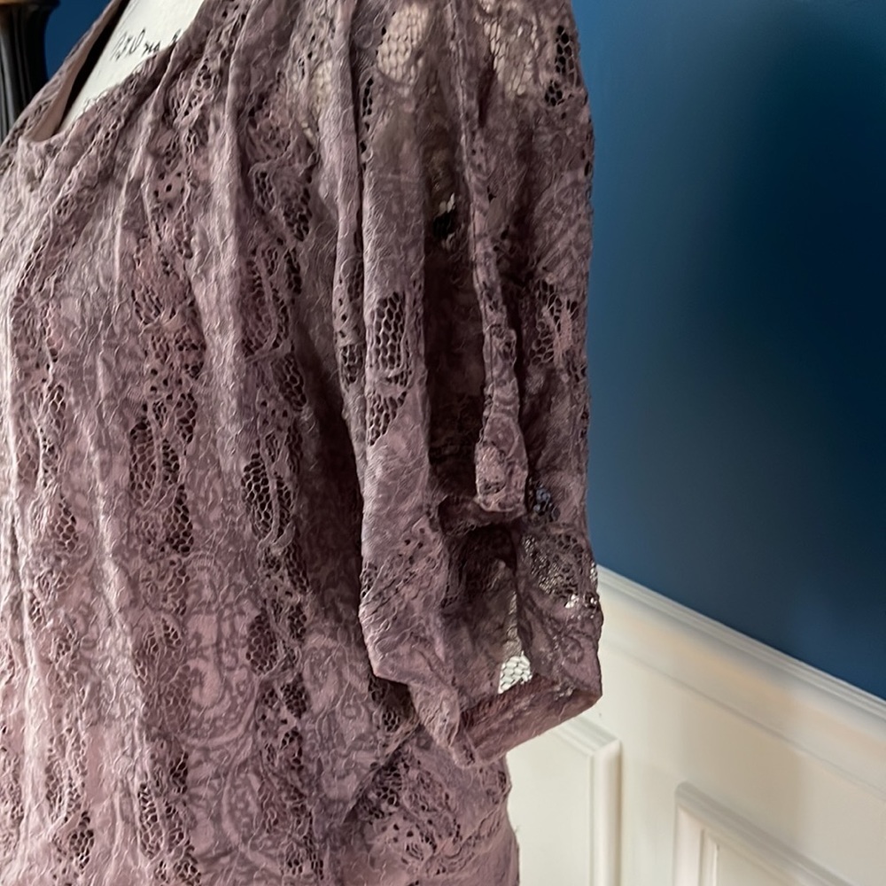 Lace top - Picture 3 of 4